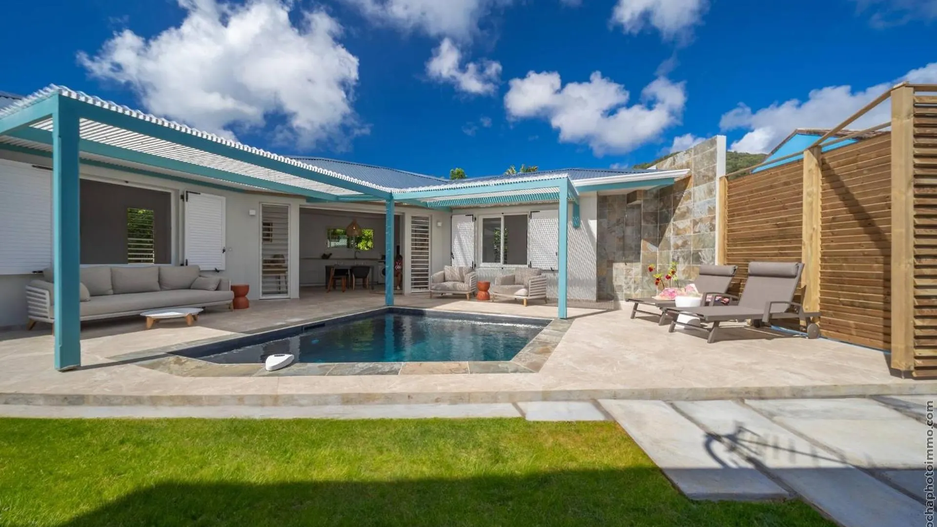 2 Villas Avec 2 Piscines Sainte-Luce